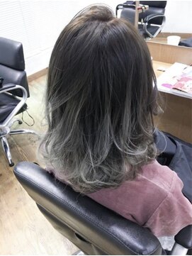 ゴウトゥデイシェアサロン 町田店(GO TODAY SHAiRE SALON) グラデーションカラー×シルバー