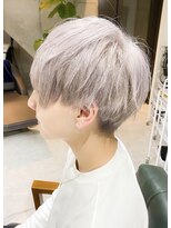 デイズ(days)&nbsp;シルバーカラーツーブロックマッシュショート　ブリーチカラー