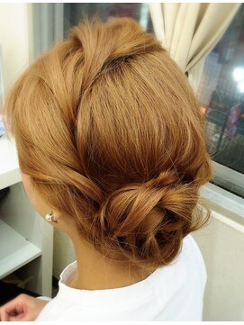 ヘアーメイク ティアラ(Hair make Tiara) ツイストルーズアップヘア☆+゜