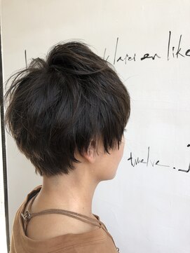 ハウル(HOWL) 【HOWL】癖毛を活かしたマッシュショート