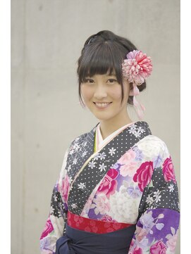 エッチ美容室 本店 袴着付　アップスタイル