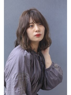 グルー(glue) 暗髪波巻きふんわりロブヘア【二子玉川 glue】