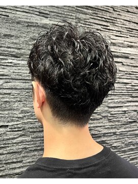 プレミアムバーバー 表参道店(PREMIUM BARBER produce by HIRO GINZA) バーバスタイル×スパイラルパーマ×ツーブロック