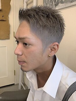 シキ(SIKI)の写真/髪のボリュームUPや眉のお手入れまで、メンズのお悩みを解決します！ONもOFFもキマるスタイルをご提案！