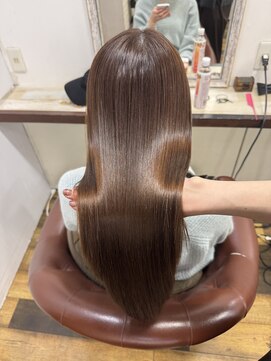 ファミーユ(famille) 〈famille〉美髪矯正+ダメージ補修