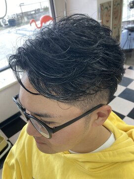 ハウディー(HOWDY) くせ毛を生かした　毛流れセンターパート！【HOWDY前橋店】