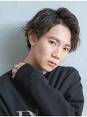 夏カラー◎ニュアンスパーマ×フェザーショートで爽やかメンズ