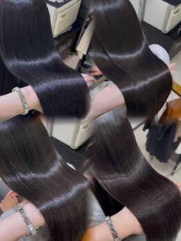 プレア(Pleare SALON&SPA)の写真/ダメージを抑えた髪質改善ストレートで理想の艶髪へ◎