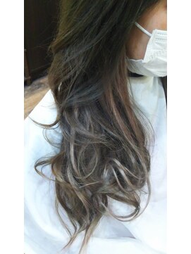 レヴィーマム(Revie mum) 黄色を消してくすませカラーに