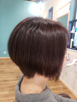 スリー(3°) 前下がりボブ