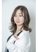 大人キレイなミディアムローレイヤー　波巻きアレンジ　1