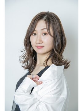 イッシュ バイ ファンドット(ish by fan.) 大人キレイなミディアムローレイヤー　波巻きアレンジ　1