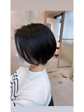 エレノア 梅田店(Eleanor) 丸みショートボブ