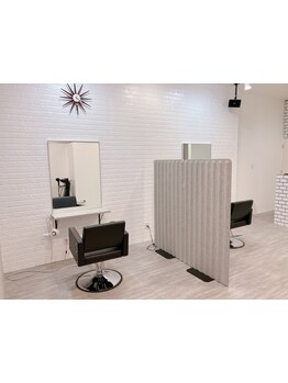 【福津】白を基調とした少人数のアットホームなサロン♪心地良い空間とハイクオリティな技術が魅力＊