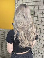 ソル オモテサンドウ 表参道 青山(SOL . OMOTESANDO)&nbsp;ミルクティーベージュダブルカラーインナーカラーハイライト