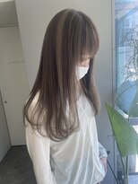 シア(sia)&nbsp;［sia］白髪ぼかしハイライト