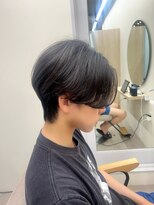 ユニ 江坂(Uni.)&nbsp;前下がりセンターパートウルフ　ジェンダーレス  メンズライク