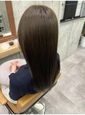 オリーブベージュ