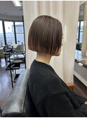 切りっぱなしボブスタイル