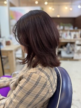 ヘアサロン プラス アーティスタ(hair salon + artista) 外ハネ＋レイヤー＋艶ピンクカラー