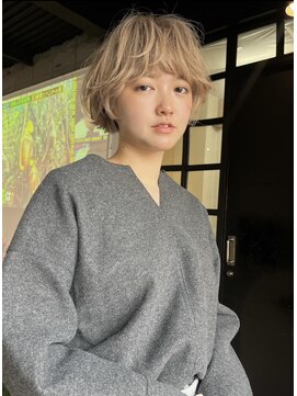 フェム(5) リップラインボブのミルクティーブロンド♪