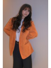 クルニエ(crenier)&nbsp;ナチュラルベージュ×パーマ風ウェーブ巻き