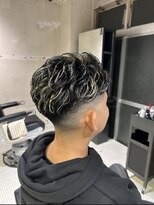 フランクスバーバーザスタンド(Frank’s barber the stand) MEN’S/リバースセンターパート/ニュアンスパーマ/飯田橋T