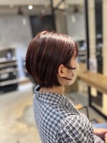 ニーイチイチ(211)&nbsp;耳かけショートボブ/秋カラー
