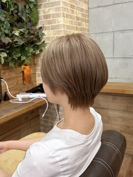 プランツヘアー 襟足スッキリハンサムショート