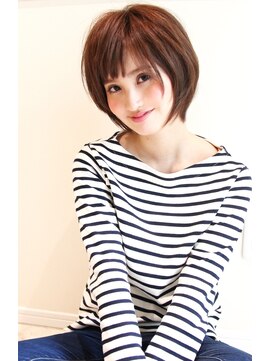 レウナ 外苑前(Reuna) ニュアンス小顔ショート・大人カジュアル