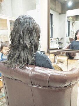 コニ(Coni) ♪Coni♪ダークグレージュ