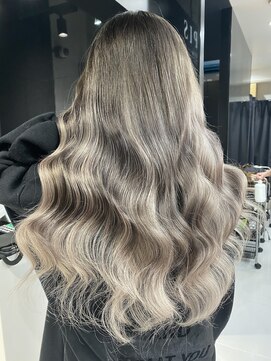 ラピス 大宮(Lapis) 『グラデーション』