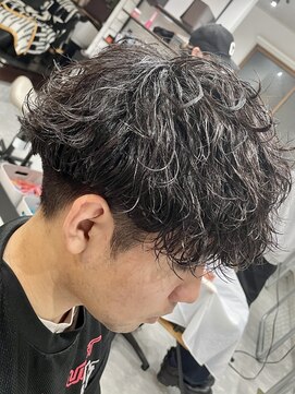 フゥ 宇都宮(FeU) 緩め波巻きスパイラルパーマ 韓国マッシュ