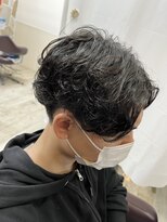 ビューティークラブジェイ アルパーク前店(Beauty club.J) センターパート、パーマスタイル