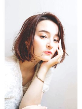 ベイショア(Bay Shore NY) グレージュアッシュミルクティーアッシュアースカラーボブ