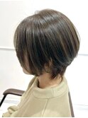 軽め大人レイヤーショート