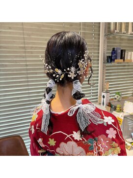 リラ ヘアー(LILA HAIR) ツインアレンジ　袴ヘア