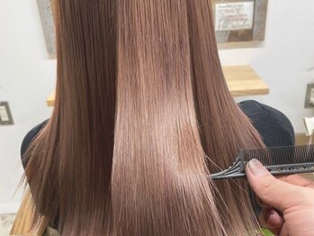 ロッソ ヘアアンドスパ 六町店(Rosso Hair&SPA)の写真/悩む前に相談♪クセの状態を見極めて内側から髪質改善。毛先まで潤う質感ストレートが叶うと人気【六町店】