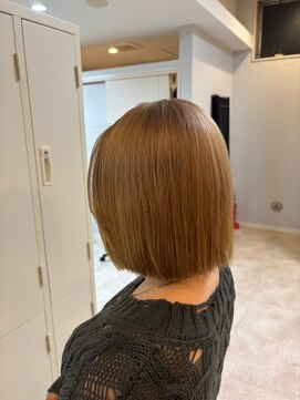 ベージュカラーボブ