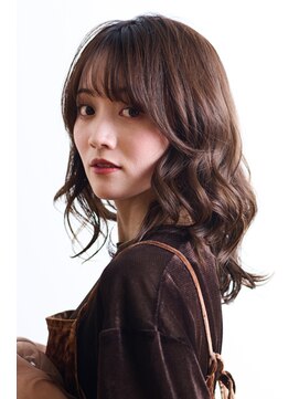 セミロングパーマ