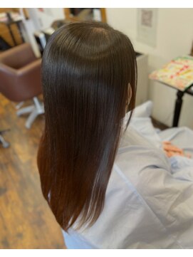 ヘアーメイク ダンス(hair make DANCE) 分け目が割れやすい方の生え癖矯正