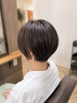 ルアナ(Luana)&nbsp;丸みシルエットが可愛い大人ショートボブ♪
