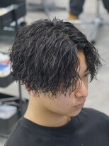 オーバル ジングウマエ(OVARL jingumae)&nbsp;縦落ちパーマセンターパートシャドウパーマフェザーパーマ