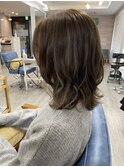 イヤリングカラー×外ハネベージュ