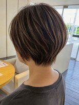 トップヘアー ミカワアンジョウ 安城(TOPHAIR MIKAWA ANJO)&nbsp;安城丸みショートボブくびれアッシュブラウン白髪ぼかし30代40代