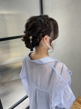 フェリア 松山(Feria) 【Feria松山】編み込みかわいいシニヨンヘア-相原愛梨-