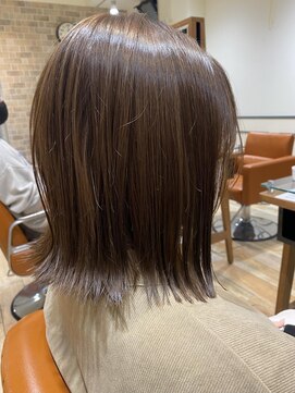 ネオリーブエム(Neolive em;) 【　切りっぱなしボブ×ベージュカラー　】