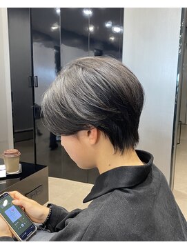 ハルキ ミナト ジャパン オオサカ(HARUKI MINATO japan OSAKA) 40代50代小顔似合わせカットくびレイヤーエモージュ大人可愛い