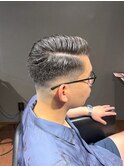 ビジネスショート スキンフェード 七三サイドパートオールバック