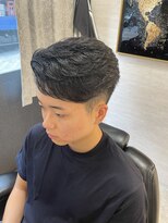 アントレース 東池袋店(UNTRACE)&nbsp;フェザーパーマ風ナチュラルバックスタイル　メンズ/バーバー